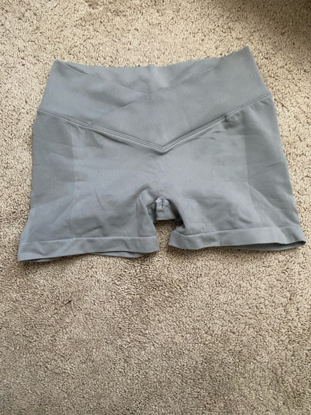 Seamless high waisted Women’s Workout Shorts - Light Gray